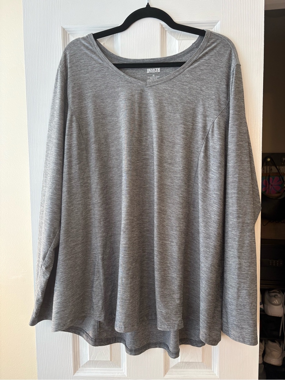 Duluth Trading Co Gray Heather V-Neck Long Sleeve Tee